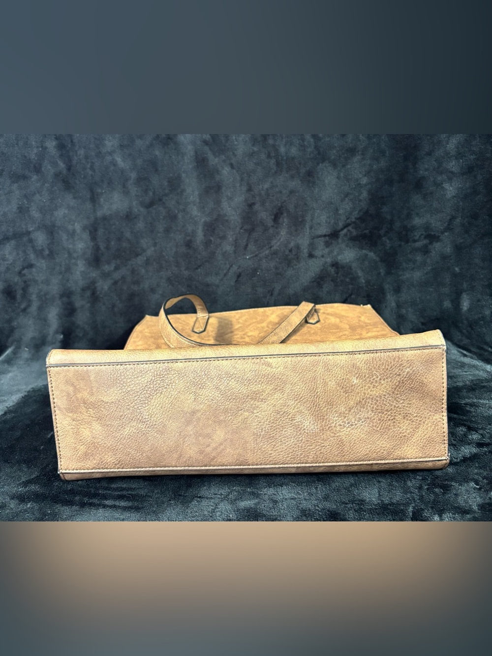 Bueno Tan Faux Leather Tote Bag - Picture 6 of 10